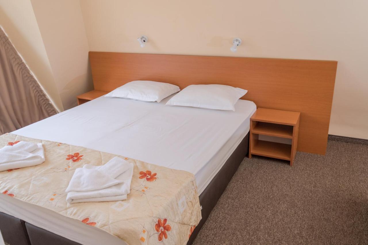 Hotel Eva Ράβντα Εξωτερικό φωτογραφία